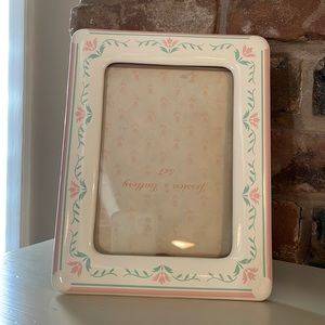 Vintage ceramic 5x7-inch photo frame